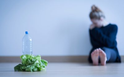 3 SÍNTOMAS DE LA ANOREXIA EN ADOLESCENTES ¿CÓMO DETECTARLO?